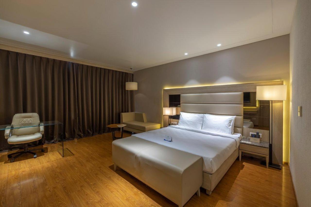 Sarovar Portico Morbi Экстерьер фото