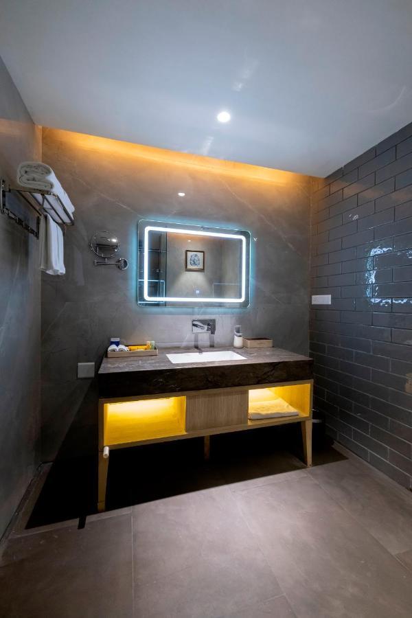 Sarovar Portico Morbi Экстерьер фото