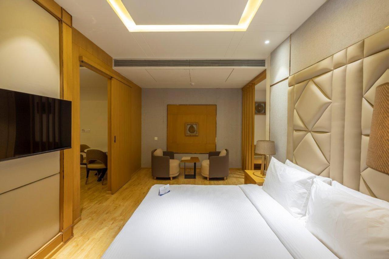 Sarovar Portico Morbi Экстерьер фото