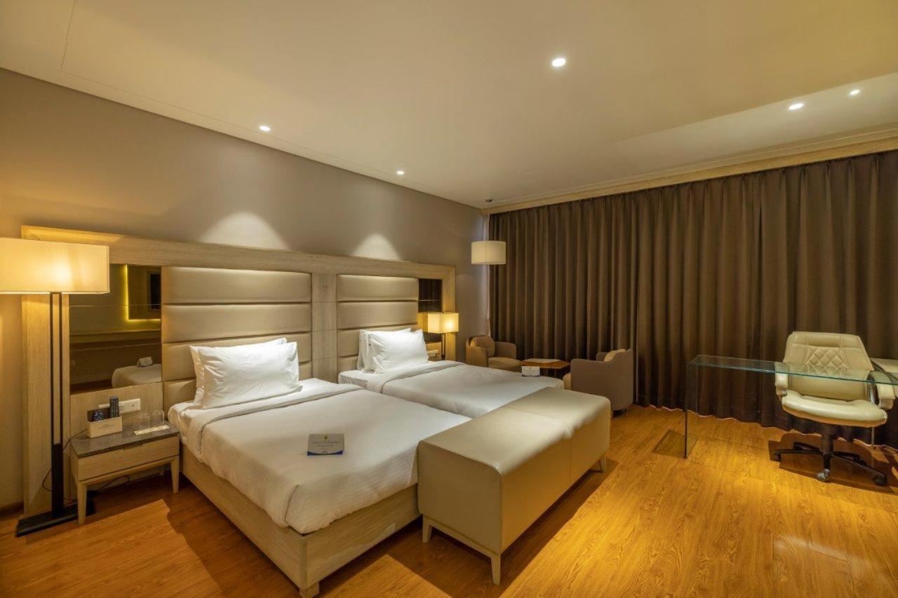 Sarovar Portico Morbi Экстерьер фото