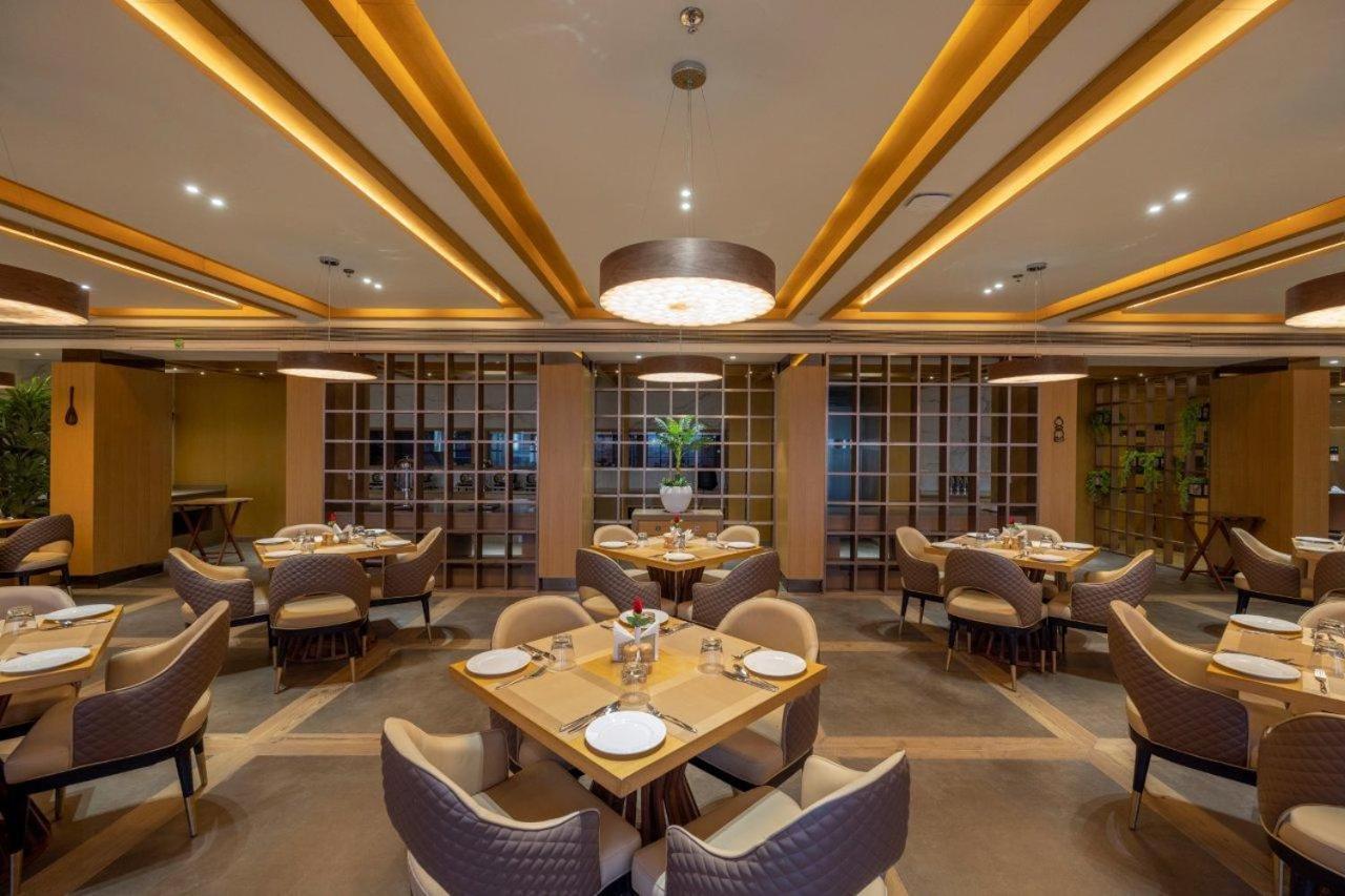 Sarovar Portico Morbi Экстерьер фото