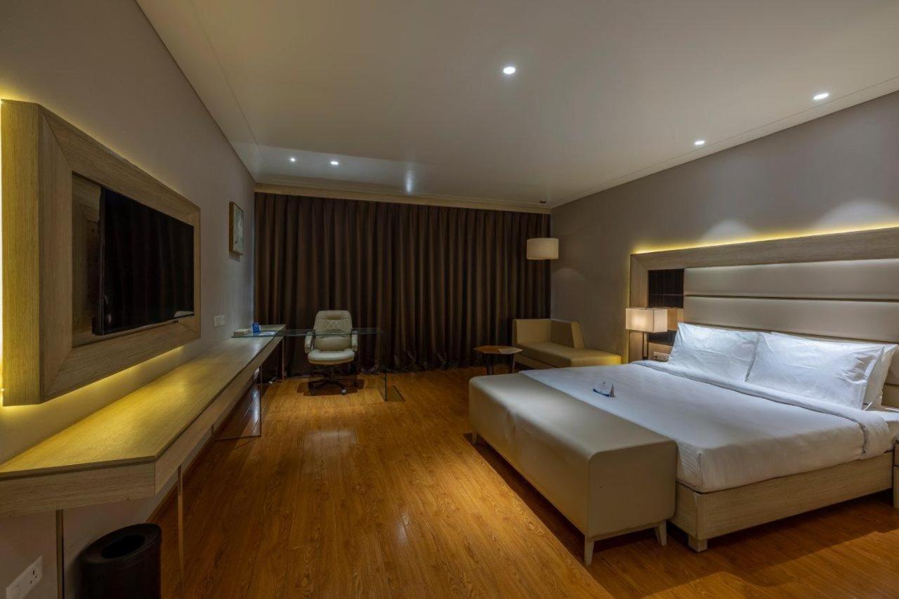 Sarovar Portico Morbi Экстерьер фото