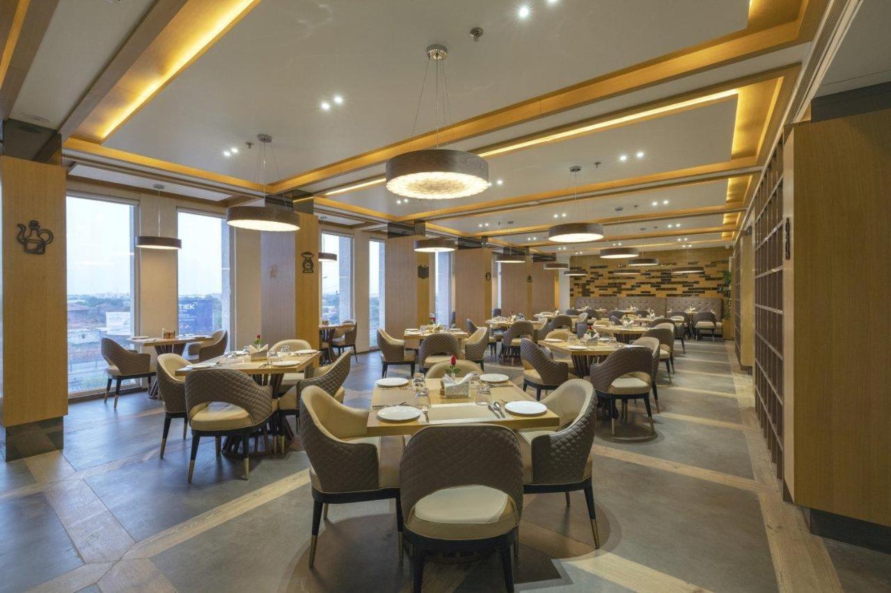 Sarovar Portico Morbi Экстерьер фото