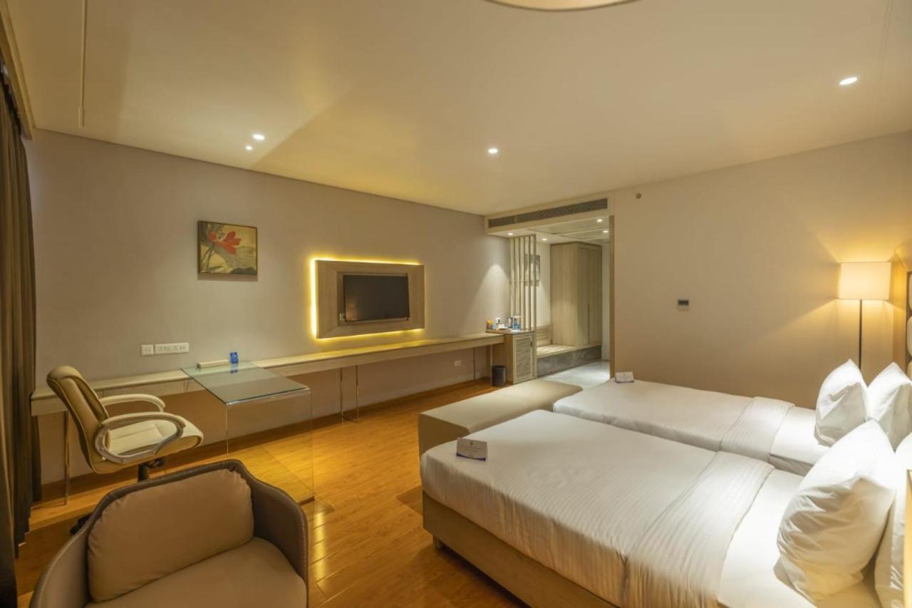 Sarovar Portico Morbi Экстерьер фото