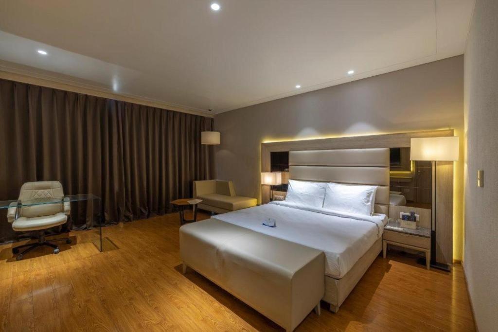 Sarovar Portico Morbi Экстерьер фото