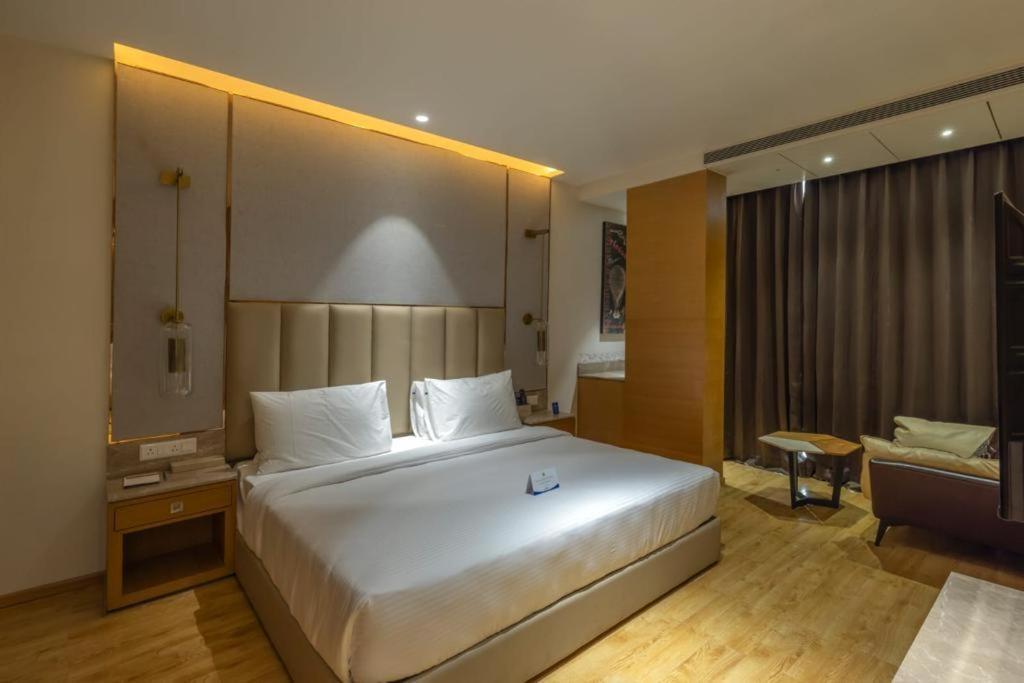 Sarovar Portico Morbi Экстерьер фото