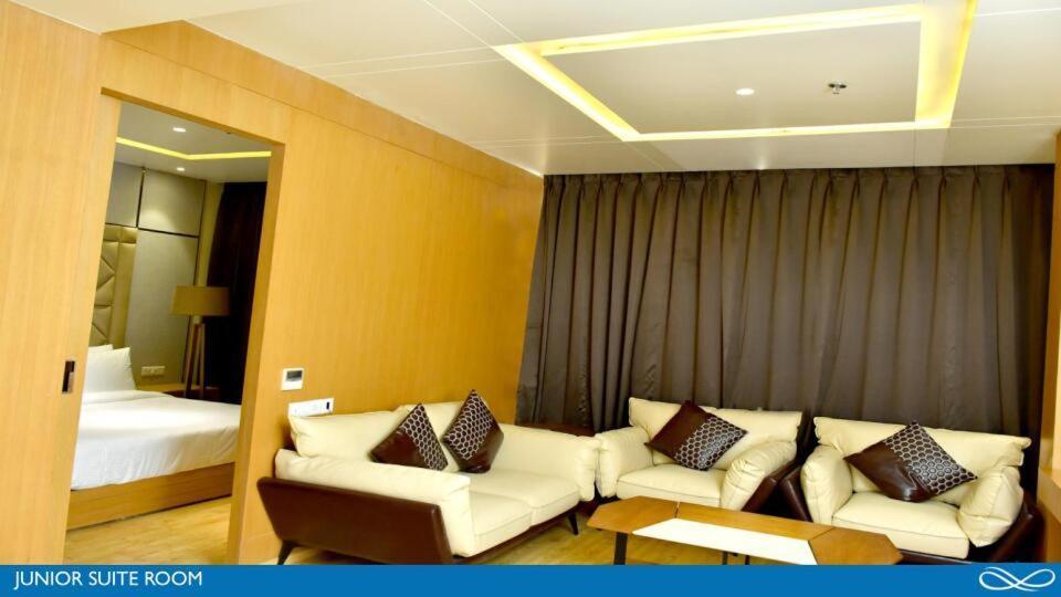 Sarovar Portico Morbi Экстерьер фото